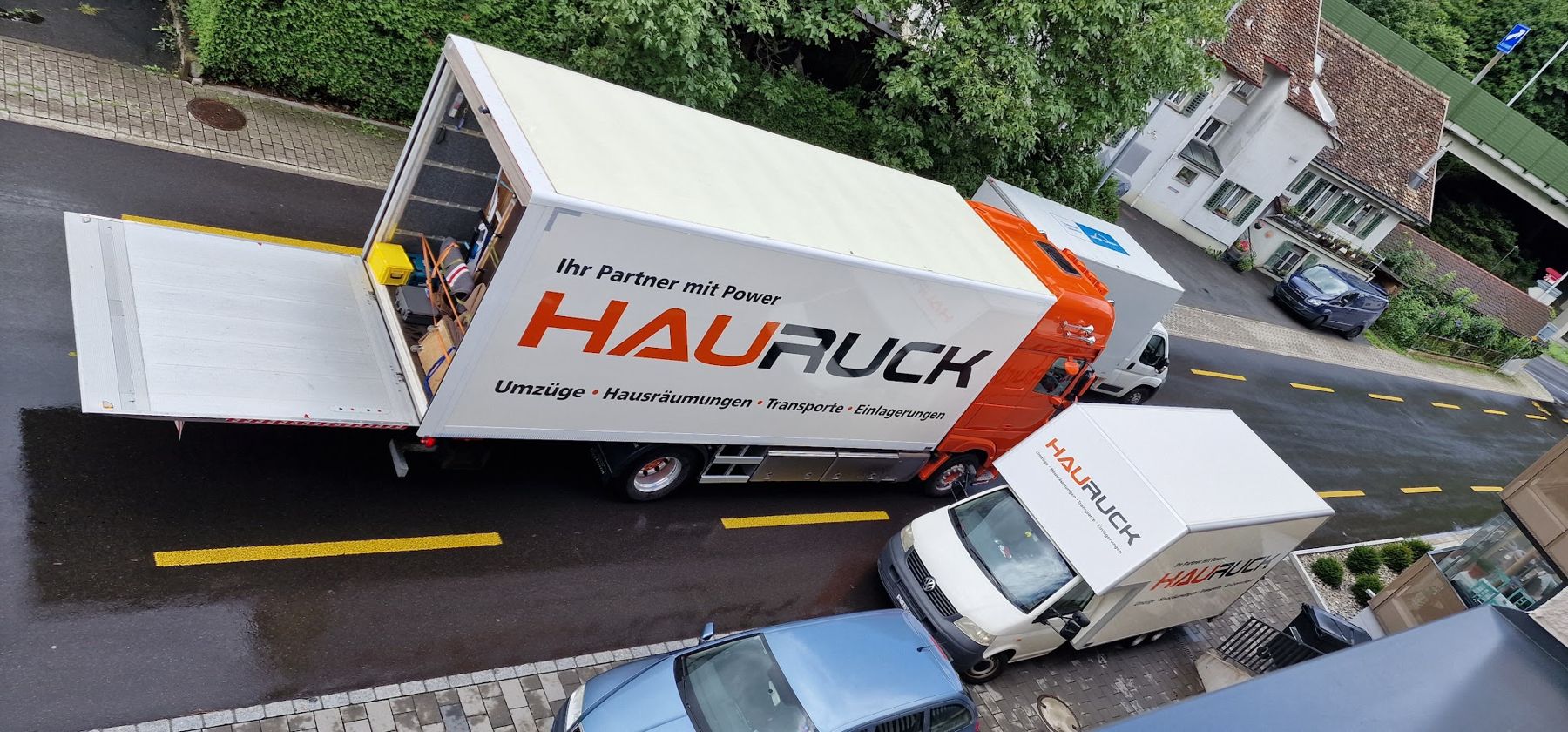 HAURUCK-Lastwagen mit offener Ladebordwand von oben